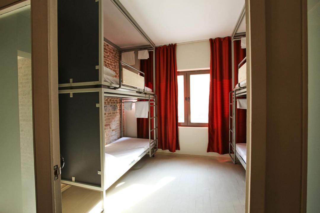 Flaneur Hostel Анталия Екстериор снимка